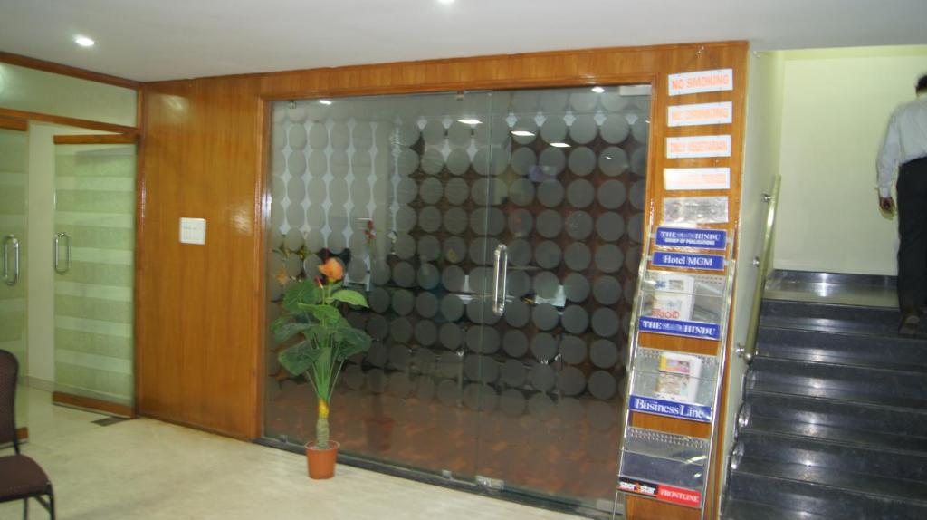 Hotel Mgm Grand Srikalahasti Exterior photo